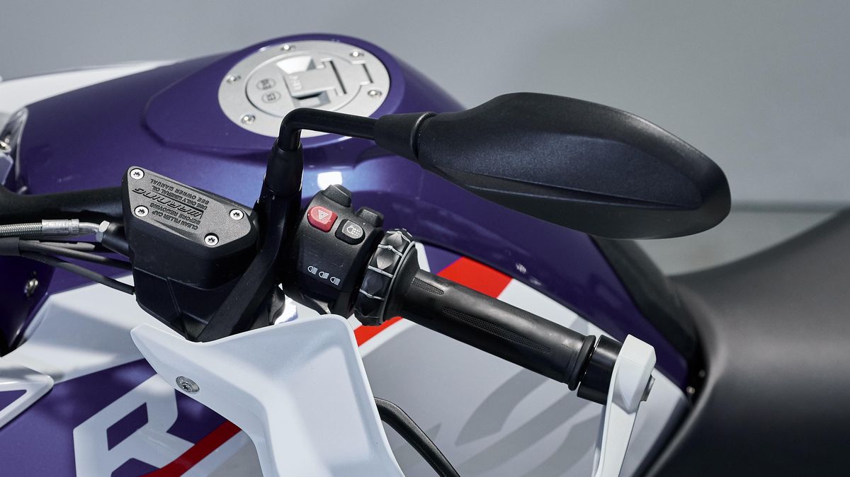 Nechcete motorku po prezidentovi? Do aukce míří krásný kousek Petra Pavla, navíc velmi oblíbený